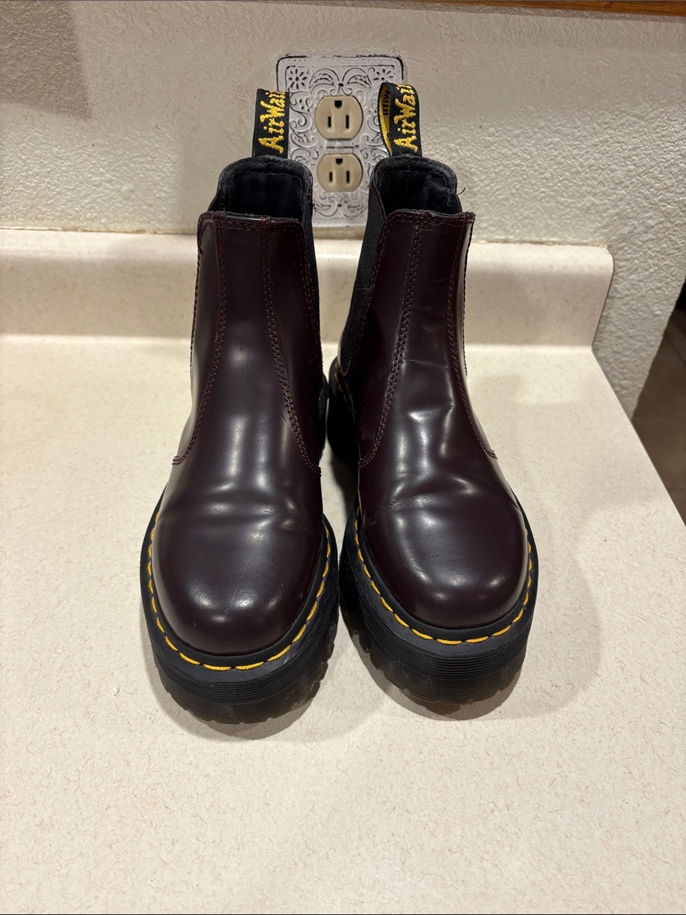 Dr. Martens Men's 5/Ladies 6 BurgundyQuad Chelsea Ankle Boots Slip-On
